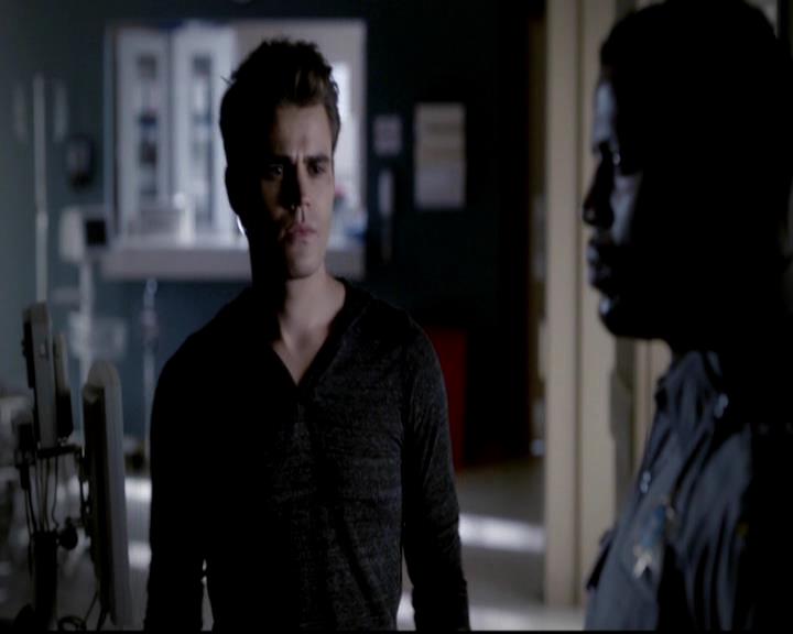 VampireDiariesWorld-dot-org_4x07MyBrothersKeeper0352.jpg