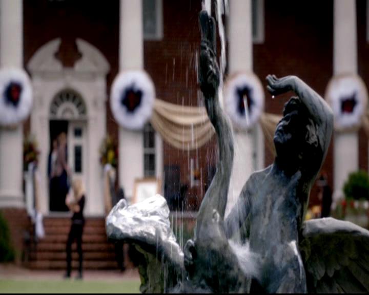 VampireDiariesWorld-dot-org_4x07MyBrothersKeeper0382.jpg