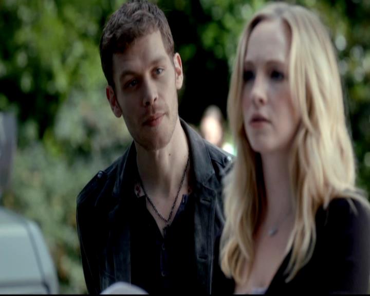 VampireDiariesWorld-dot-org_4x07MyBrothersKeeper0400.jpg