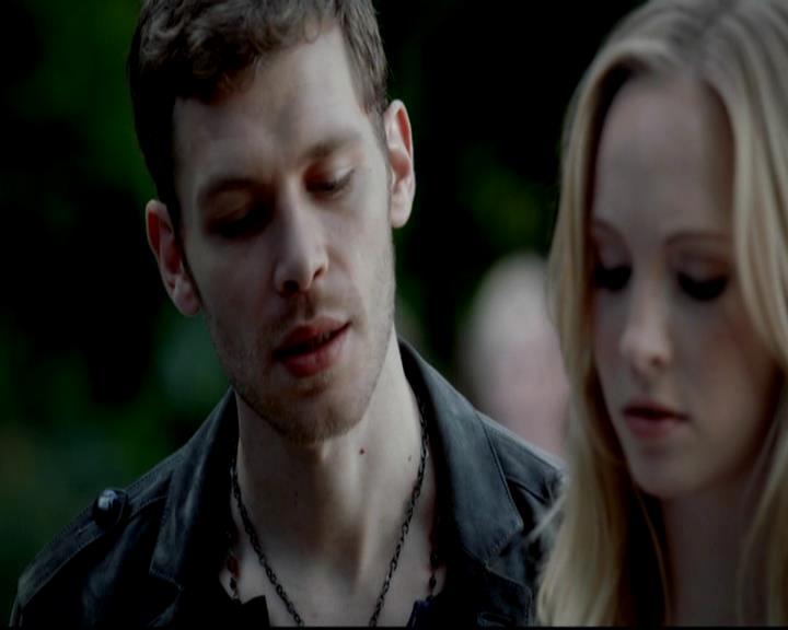 VampireDiariesWorld-dot-org_4x07MyBrothersKeeper0405.jpg