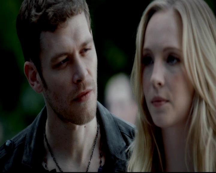 VampireDiariesWorld-dot-org_4x07MyBrothersKeeper0406.jpg