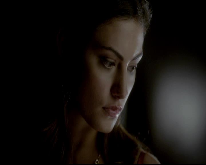 VampireDiariesWorld-dot-org_4x07MyBrothersKeeper2006.jpg