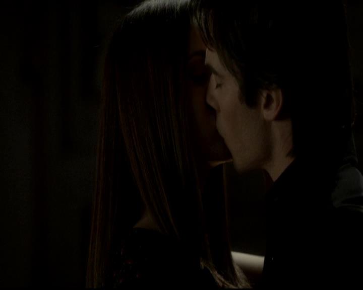 VampireDiariesWorld-dot-org_4x07MyBrothersKeeper2178.jpg