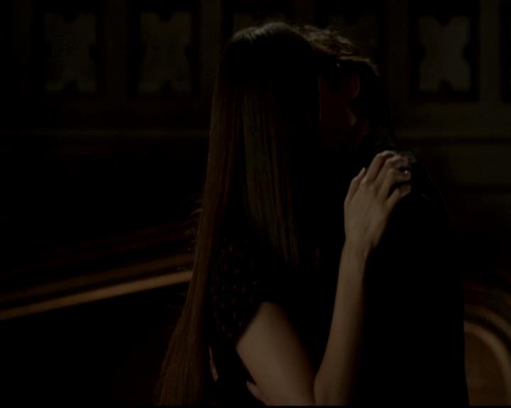 VampireDiariesWorld-dot-org_4x07MyBrothersKeeper2200.jpg