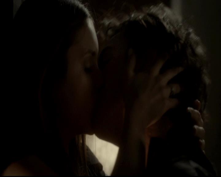 VampireDiariesWorld-dot-org_4x07MyBrothersKeeper2260.jpg