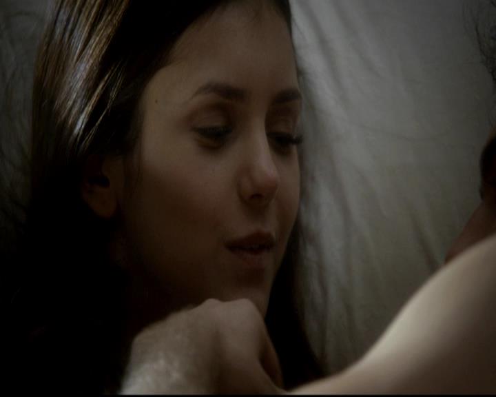 VampireDiariesWorld-dot-org_4x08WellAlwaysHaveBourbonStreet0028.jpg