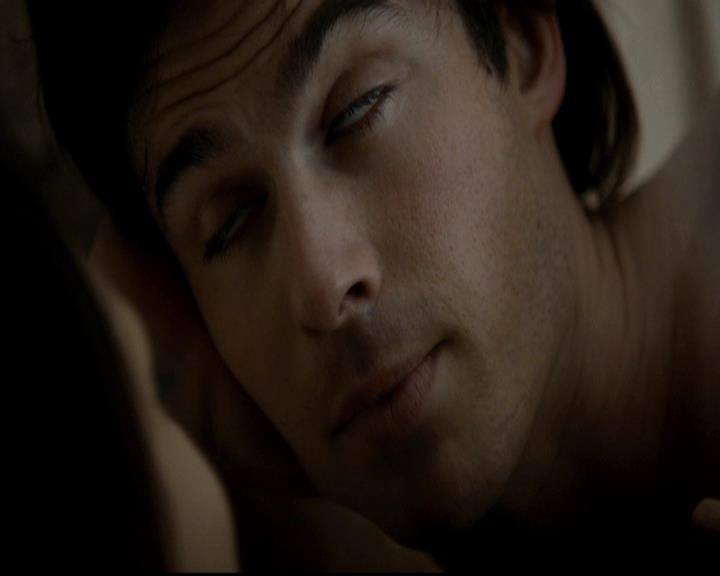 VampireDiariesWorld-dot-org_4x08WellAlwaysHaveBourbonStreet0036.jpg