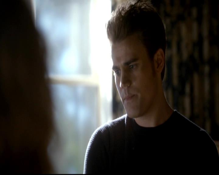 VampireDiariesWorld-dot-org_4x08WellAlwaysHaveBourbonStreet0057.jpg