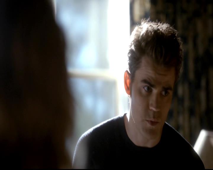 VampireDiariesWorld-dot-org_4x08WellAlwaysHaveBourbonStreet0060.jpg