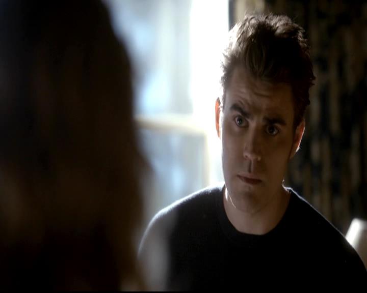 VampireDiariesWorld-dot-org_4x08WellAlwaysHaveBourbonStreet0061.jpg