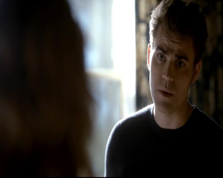 VampireDiariesWorld-dot-org_4x08WellAlwaysHaveBourbonStreet0062.jpg