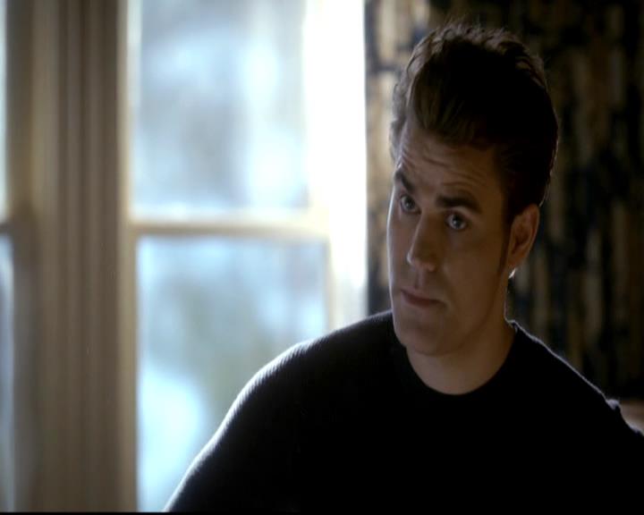 VampireDiariesWorld-dot-org_4x08WellAlwaysHaveBourbonStreet0073.jpg