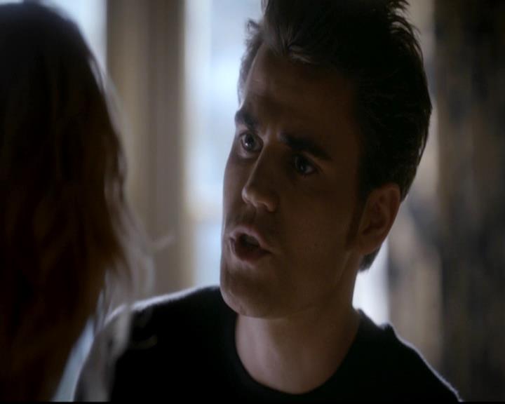 VampireDiariesWorld-dot-org_4x08WellAlwaysHaveBourbonStreet0090.jpg