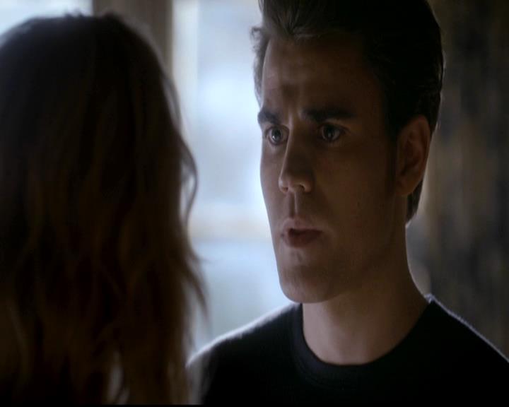 VampireDiariesWorld-dot-org_4x08WellAlwaysHaveBourbonStreet0093.jpg