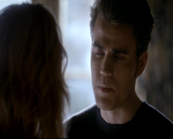 VampireDiariesWorld-dot-org_4x08WellAlwaysHaveBourbonStreet0094.jpg