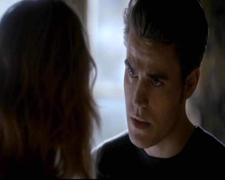 VampireDiariesWorld-dot-org_4x08WellAlwaysHaveBourbonStreet0095.jpg