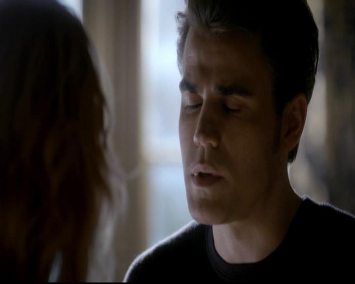 VampireDiariesWorld-dot-org_4x08WellAlwaysHaveBourbonStreet0097.jpg