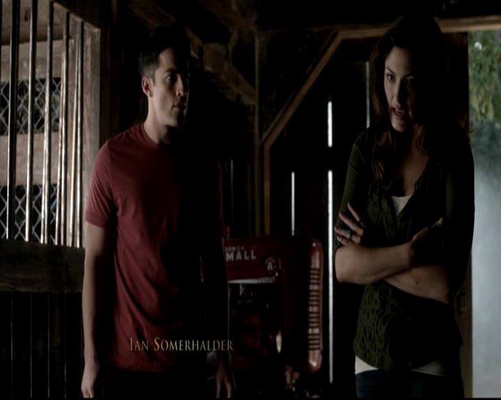 VampireDiariesWorld-dot-org_4x08WellAlwaysHaveBourbonStreet0135.jpg