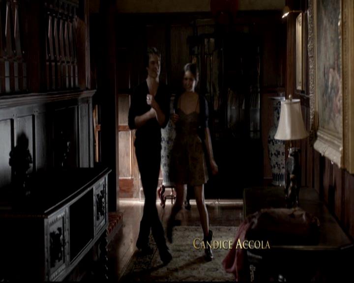 VampireDiariesWorld-dot-org_4x08WellAlwaysHaveBourbonStreet0165.jpg