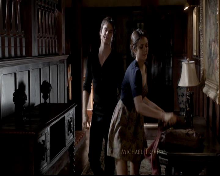 VampireDiariesWorld-dot-org_4x08WellAlwaysHaveBourbonStreet0167.jpg