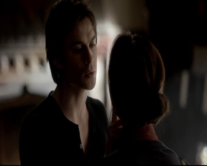 VampireDiariesWorld-dot-org_4x08WellAlwaysHaveBourbonStreet0180.jpg