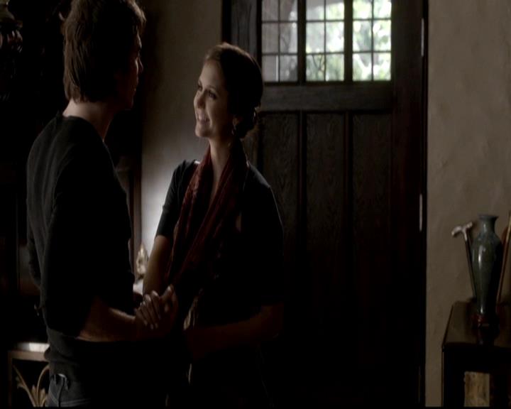 VampireDiariesWorld-dot-org_4x08WellAlwaysHaveBourbonStreet0182.jpg