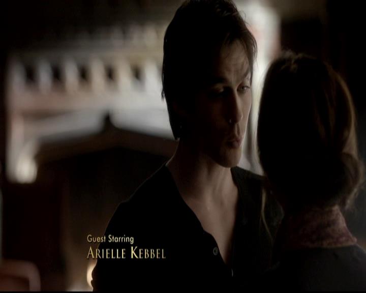 VampireDiariesWorld-dot-org_4x08WellAlwaysHaveBourbonStreet0184.jpg