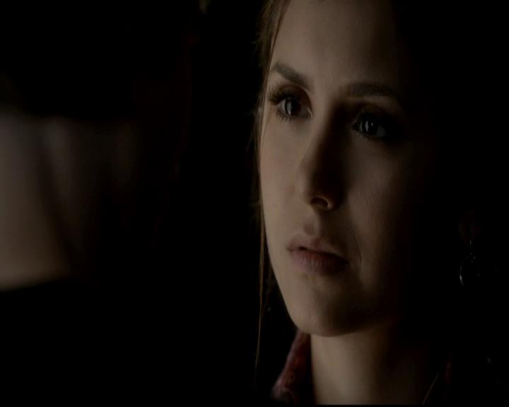 VampireDiariesWorld-dot-org_4x08WellAlwaysHaveBourbonStreet0207.jpg