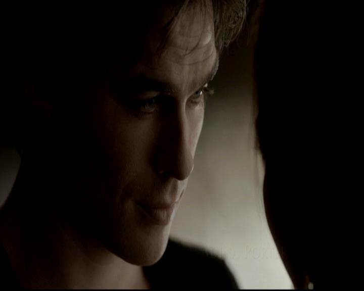 VampireDiariesWorld-dot-org_4x08WellAlwaysHaveBourbonStreet0211.jpg