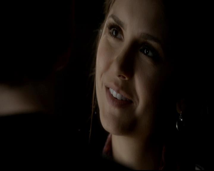 VampireDiariesWorld-dot-org_4x08WellAlwaysHaveBourbonStreet0214.jpg