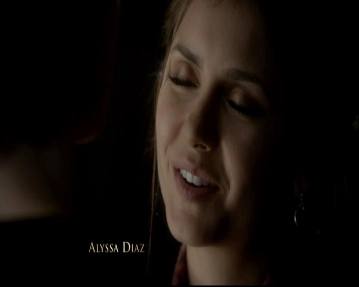 VampireDiariesWorld-dot-org_4x08WellAlwaysHaveBourbonStreet0215.jpg