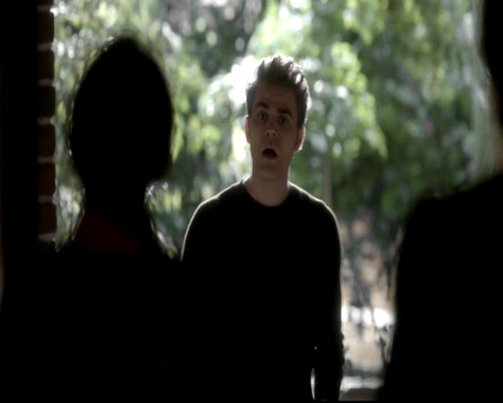 VampireDiariesWorld-dot-org_4x08WellAlwaysHaveBourbonStreet0225.jpg