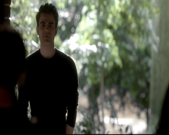 VampireDiariesWorld-dot-org_4x08WellAlwaysHaveBourbonStreet0228.jpg