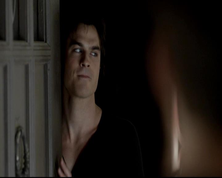 VampireDiariesWorld-dot-org_4x08WellAlwaysHaveBourbonStreet0230.jpg