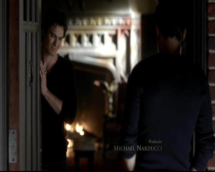 VampireDiariesWorld-dot-org_4x08WellAlwaysHaveBourbonStreet0240.jpg