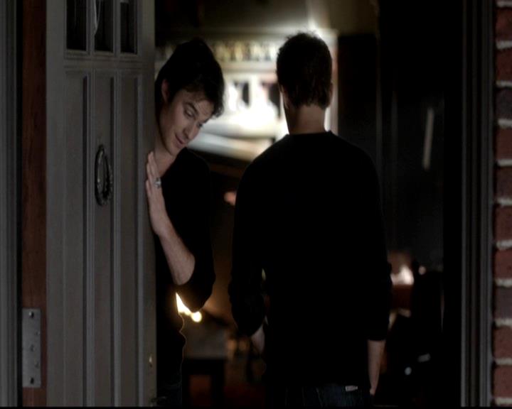 VampireDiariesWorld-dot-org_4x08WellAlwaysHaveBourbonStreet0242.jpg