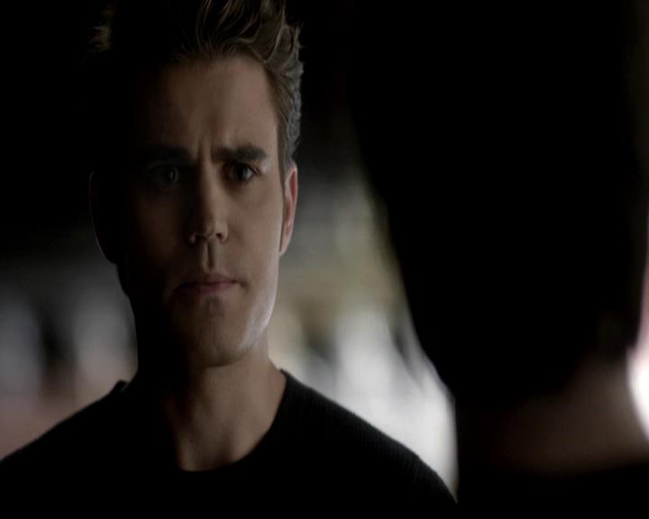 VampireDiariesWorld-dot-org_4x08WellAlwaysHaveBourbonStreet0252.jpg