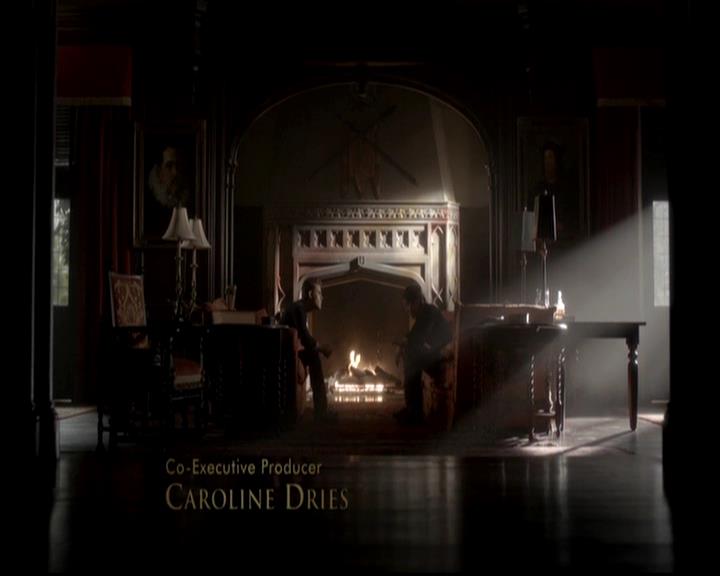 VampireDiariesWorld-dot-org_4x08WellAlwaysHaveBourbonStreet0261.jpg