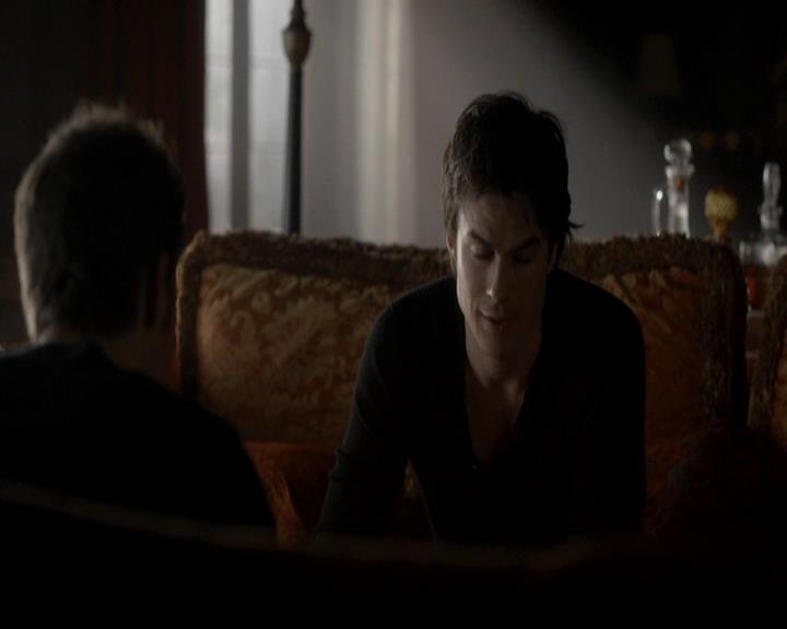 VampireDiariesWorld-dot-org_4x08WellAlwaysHaveBourbonStreet0264.jpg