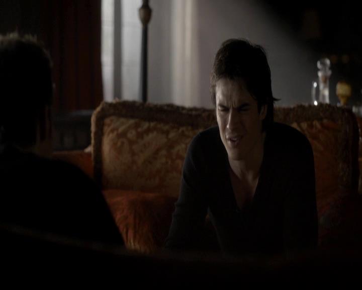 VampireDiariesWorld-dot-org_4x08WellAlwaysHaveBourbonStreet0267.jpg