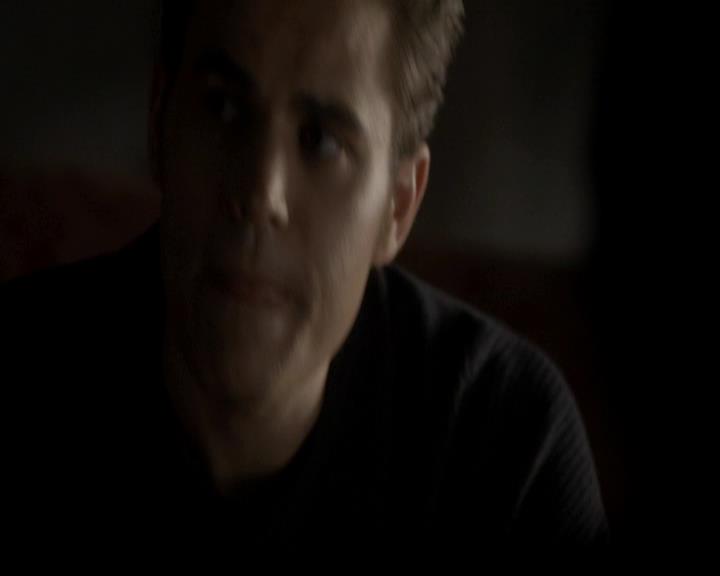 VampireDiariesWorld-dot-org_4x08WellAlwaysHaveBourbonStreet0268.jpg