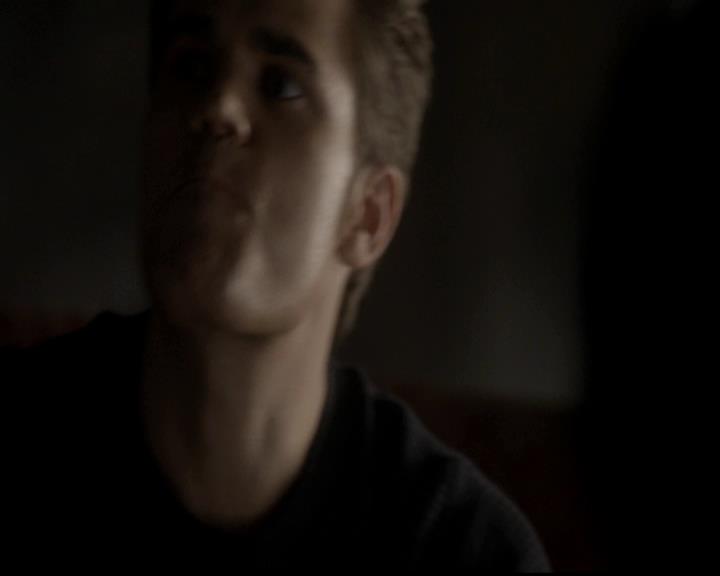 VampireDiariesWorld-dot-org_4x08WellAlwaysHaveBourbonStreet0269.jpg