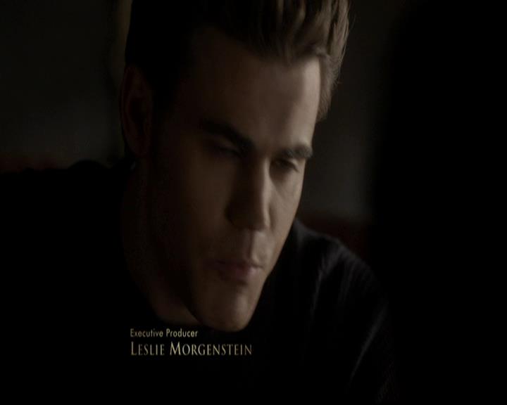 VampireDiariesWorld-dot-org_4x08WellAlwaysHaveBourbonStreet0274.jpg