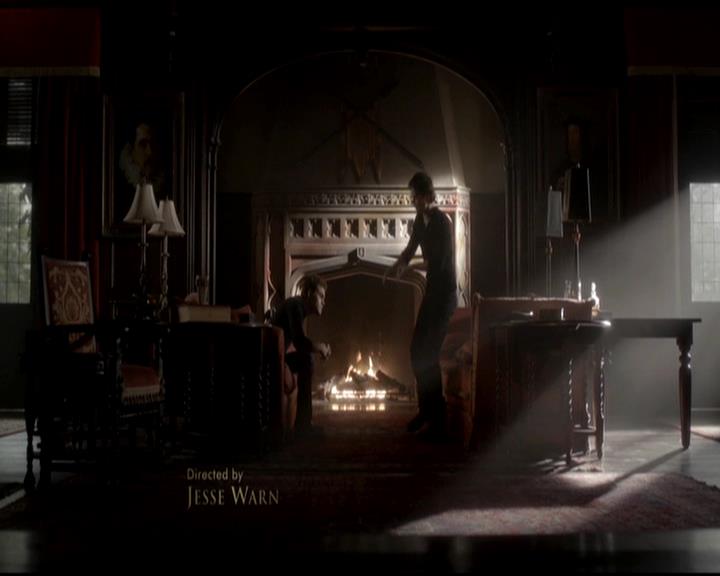 VampireDiariesWorld-dot-org_4x08WellAlwaysHaveBourbonStreet0303.jpg