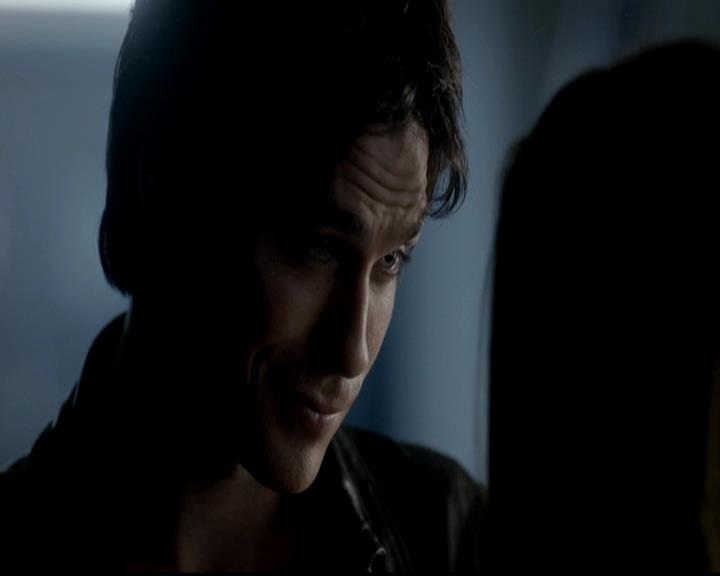 VampireDiariesWorld-dot-org_4x08WellAlwaysHaveBourbonStreet0383.jpg