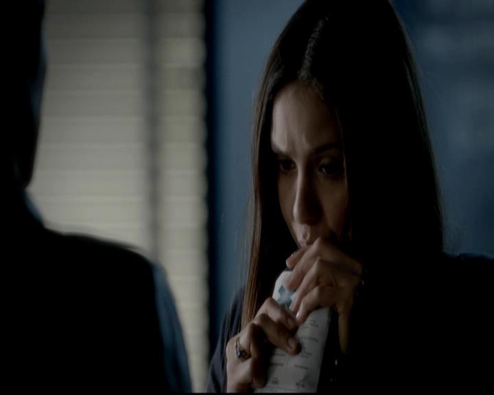 VampireDiariesWorld-dot-org_4x08WellAlwaysHaveBourbonStreet0414.jpg