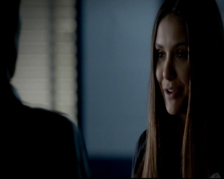 VampireDiariesWorld-dot-org_4x08WellAlwaysHaveBourbonStreet0416.jpg