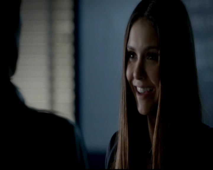 VampireDiariesWorld-dot-org_4x08WellAlwaysHaveBourbonStreet0417.jpg