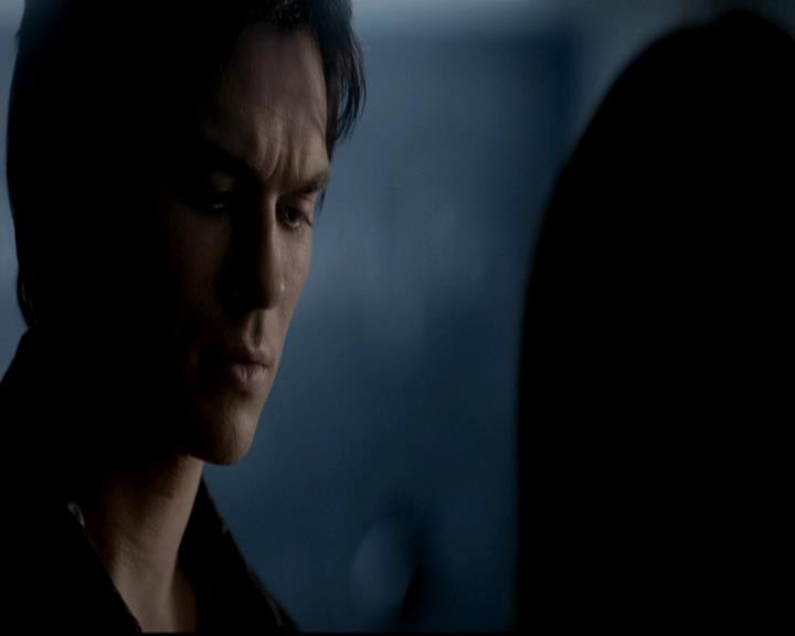 VampireDiariesWorld-dot-org_4x08WellAlwaysHaveBourbonStreet0420.jpg