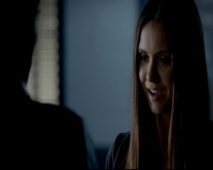 VampireDiariesWorld-dot-org_4x08WellAlwaysHaveBourbonStreet0423.jpg